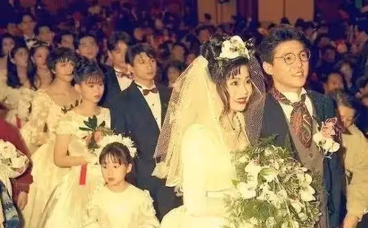 他是紅極一時歌手…媽媽「苦撐家計過勞離開」負債破產「妻子相伴30年」60歲一家三口苦盡甘來