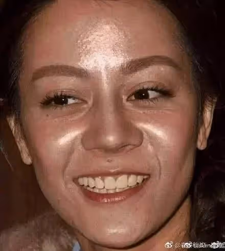 P很大?女神迪麗熱巴被封「零瑕疵美女」現身美國遭偷拍「零修圖身材」網看傻:也差太多!