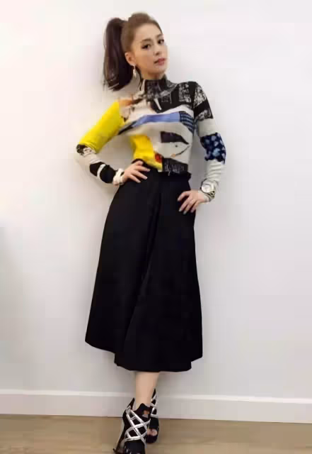 39歲阿嬌有顏就是任性，「上松下松」很拉垮，顯胖又顯矮女神形象全無，網：還好顏值高撐住了