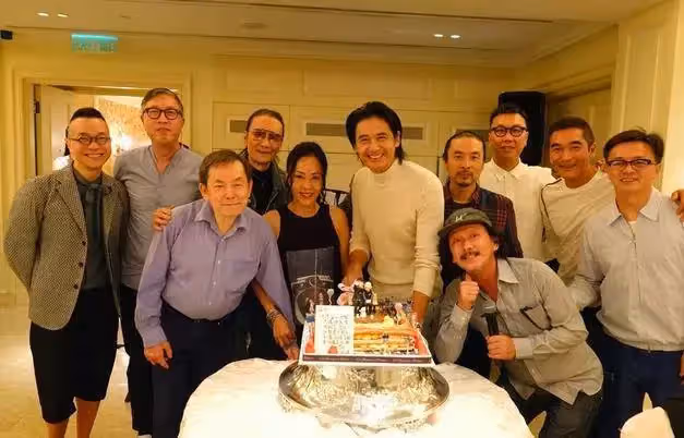 特殊的送別！廖啟智離去時周潤發曾遭吐槽「太虛偽」，竟因想重踏兩人一起走過的山路？網贊：走心了，用自己的方式紀念