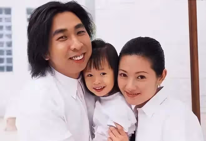 李麗珍女兒與富二代出遊，穿運動背心大秀身材，24歲追求者不斷