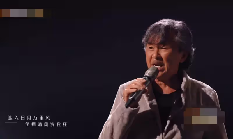 優雅老去!60歲葉倩文「滿頭白髮」亮相節目 無懼衰老「一襲紅裙」華麗登場:開口仍是當年