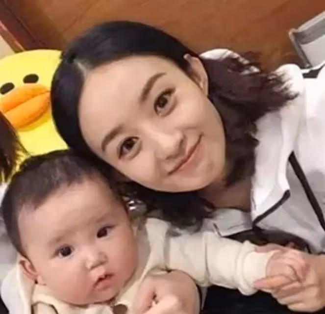 看完趙麗穎的兒子,再看baby的兒子,網友:整沒整容一目了然