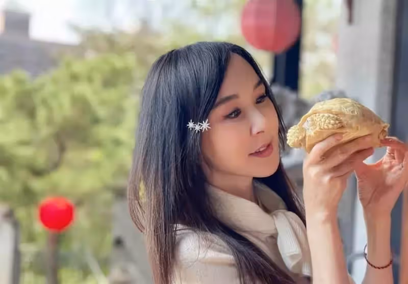 10對同齡中老年女星現狀對比,自然老去比整容臉順眼太多了