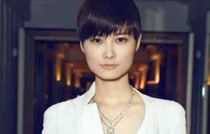 李宇春：曾幫助倪妮為肖戰仗義執言，卻因何潔結婚被送上熱搜