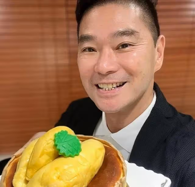 香港知名男主持慶生!曬與丈夫親密合照,結婚近4年感情穩定