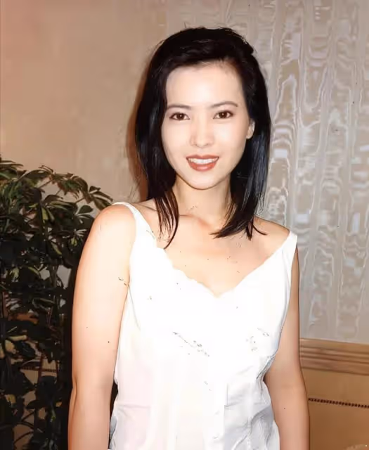 藍潔瑛59歲冥壽!知名導演悼念,分享其生前大量靚照,曾合作3次