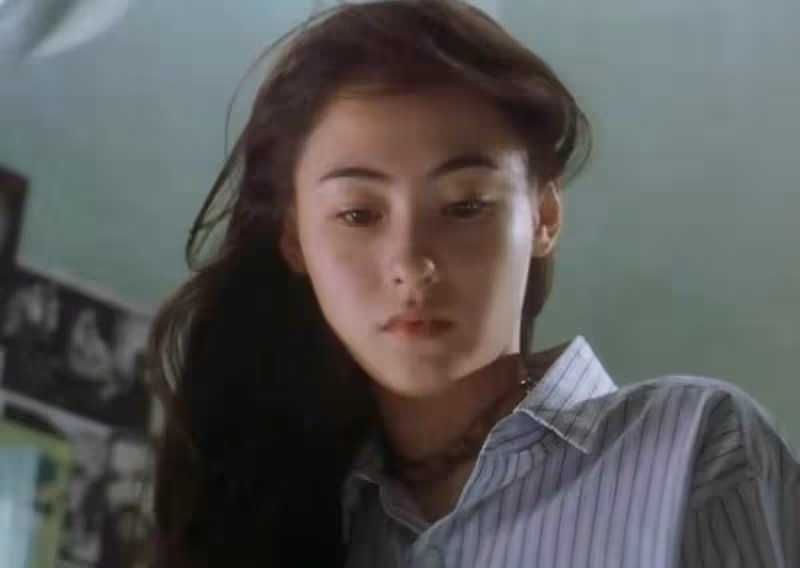 42歲張柏芝大展身材曲線，生了3娃還很年輕態，人生履歷宛如開掛
