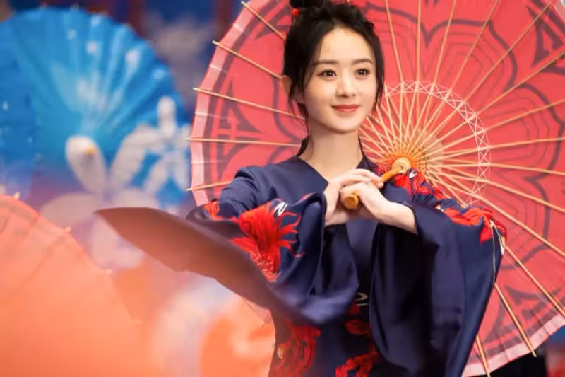 趙麗穎俠女造型美到開掛,穿「鏤空古風旗袍」大秀好身材,氣場變好強!