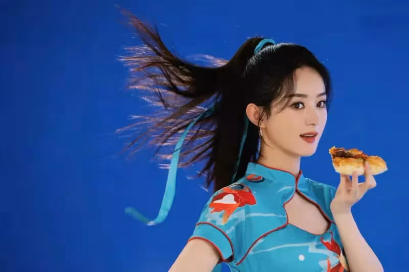 趙麗穎俠女造型美到開掛,穿「鏤空古風旗袍」大秀好身材,氣場變好強!