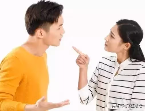 我在離婚後,拉黑了所有的親戚,我不會給他們瞧不起我的機會