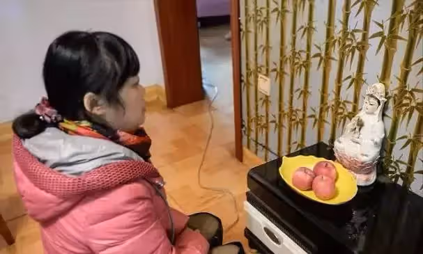 1992年保姆私自帶走僱主兒子,26年後「養廢」想歸還,親母回懟想甩包袱