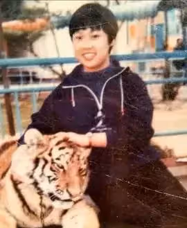 1992年保姆私自帶走僱主兒子,26年後「養廢」想歸還,親母回懟想甩包袱