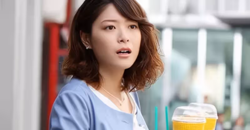 「我讓你懷孕的？自己不檢點怪誰」婆婆零彩禮娶媳，婚禮上被打臉