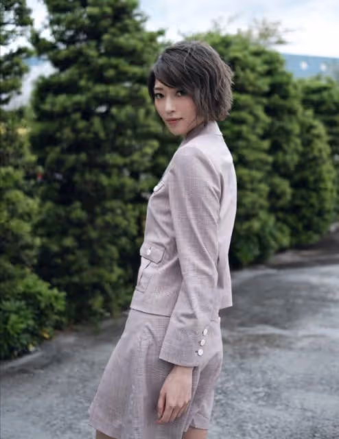 比11年前還靚，33歲知名女星旗袍裝獲贊，憑《喜愛夜蒲》獲封女神