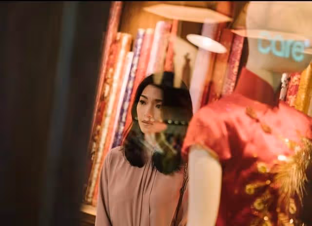 比11年前還靚，33歲知名女星旗袍裝獲贊，憑《喜愛夜蒲》獲封女神