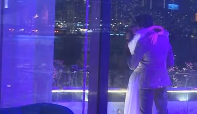 直認好激烈！TVB知名女星與小生搭檔拍激吻戲，太投入險撞爆牙齒