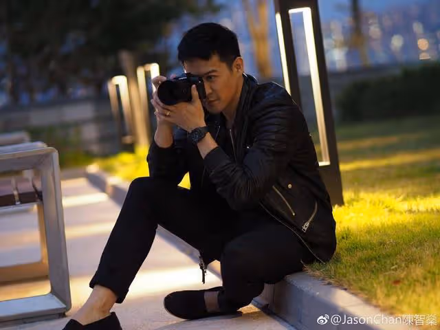 TVB離巢夫妻檔近況曝光,男方曬超40隻珍藏名表,轉做KOL月入60萬