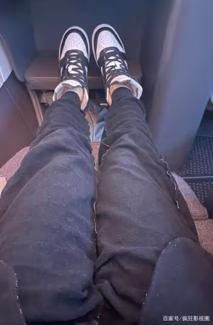 韓國女星遭美國航空公司驅趕,不換褲子不讓登機,女星發文抵制