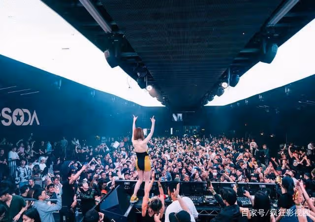韓國女星遭美國航空公司驅趕，不換褲子不讓登機，女星發文抵制