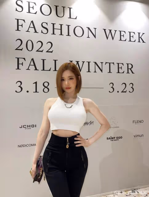 韓國女星遭美國航空公司驅趕,不換褲子不讓登機,女星發文抵制