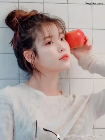 被選為韓國演藝界最美美人的IU，在出道前也曾因鼻子自卑，差點去整容？