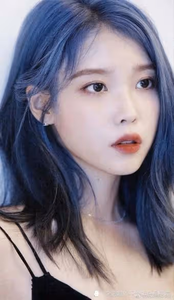 被選為韓國演藝界最美美人的IU，在出道前也曾因鼻子自卑，差點去整容？