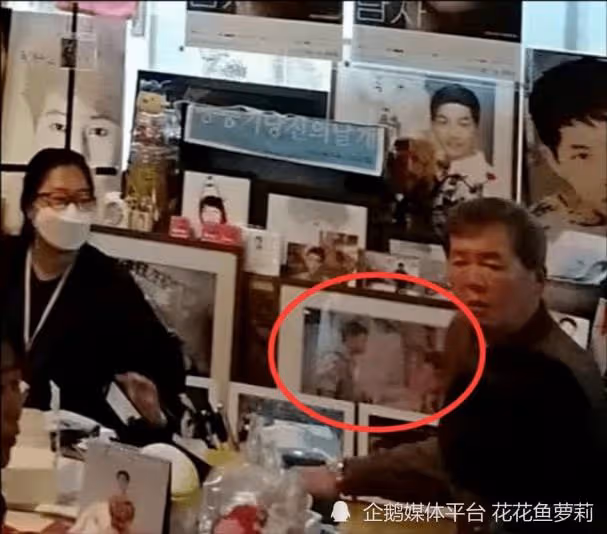 網友訪宋仲基家驚見宋慧喬照片仍在一角 引鼻酸