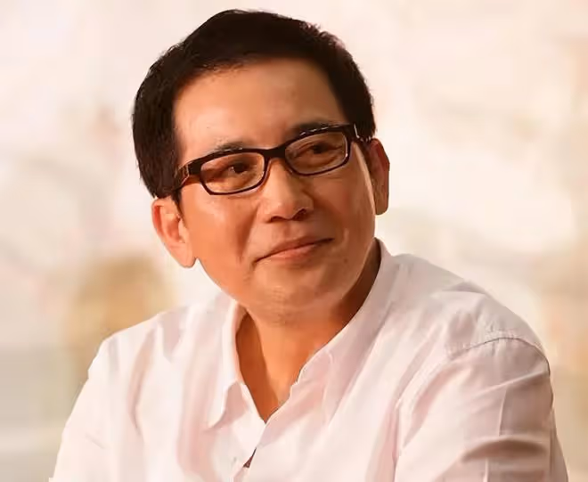 76歲秦漢近況曝光，不愛出門在家追劇陪孫女，自覺變醜不願照鏡子
