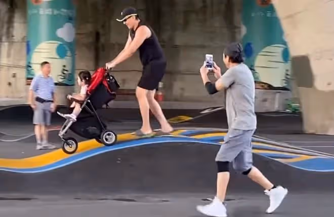 76歲秦漢近況曝光，不愛出門在家追劇陪孫女，自覺變醜不願照鏡子