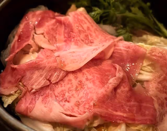 粉絲請玄彬和孫藝珍吃牛肉片,偶遇真幸福