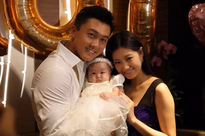 陳自瑤為愛女慶10歲笑開懷！曬照露無戒手指，王浩信未現身引猜測