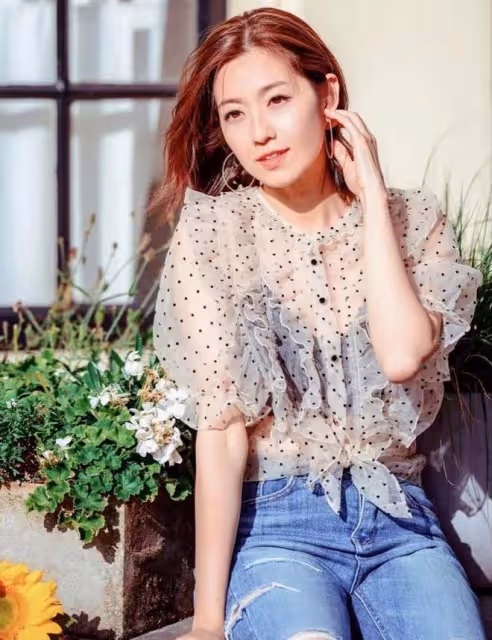 陳自瑤為愛女慶10歲笑開懷！曬照露無戒手指，王浩信未現身引猜測