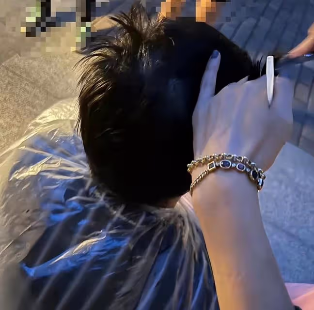 馬伊琍上海隔離,小區內穿粉色睡褲為星二代剪頭,曝光5000萬豪宅