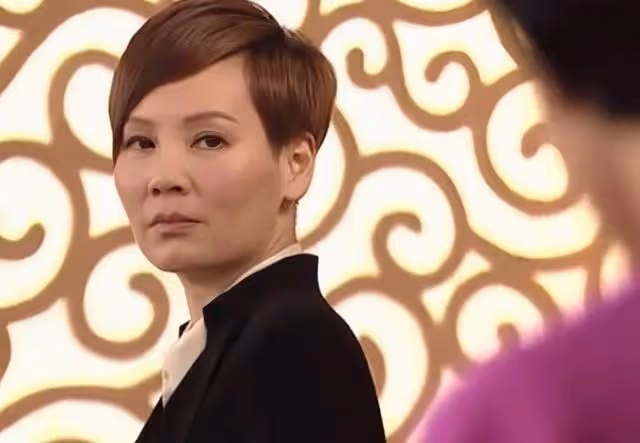 香港知名女星宣布退出娛樂圈！疑乳腺癌復發，包頭巾出鏡身材消瘦
