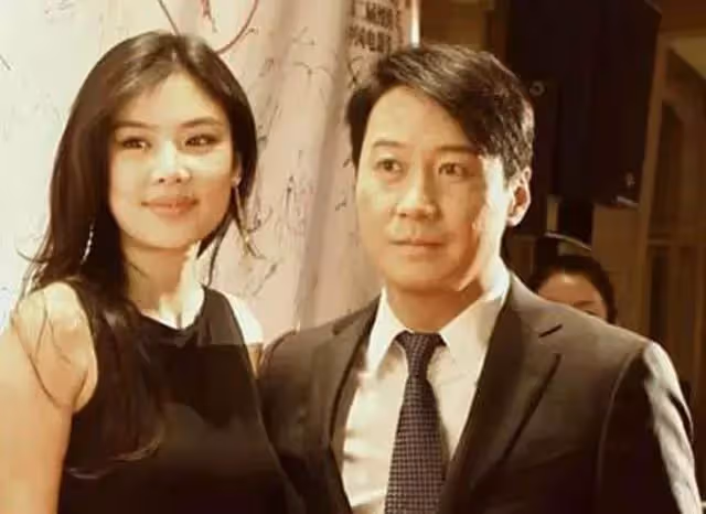 離婚10年！黎明前妻甜曬「再嫁富豪夫現況」　豪宅內景美輪美奐「3歲兒罕亮相」各自獲幸福