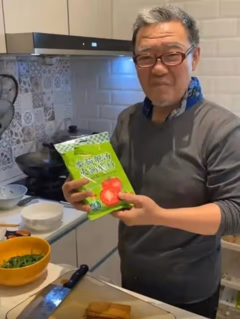 演員陳龍托尼技能,連續5天為上海鄰居營業,獲送物資得好評