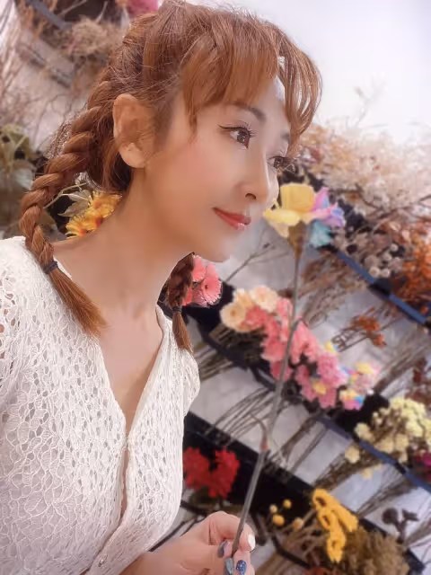 比謝金燕早紅!電音教主「驚爆潛規則內幕」:無法接受 為中風父扛家計「只能笑著走下去」