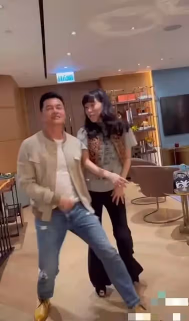 65歲的呂良偉豪宅曝光!「星級飯局」超豪中式格局,就連椅子都價值不菲,網友:普通人無法企及