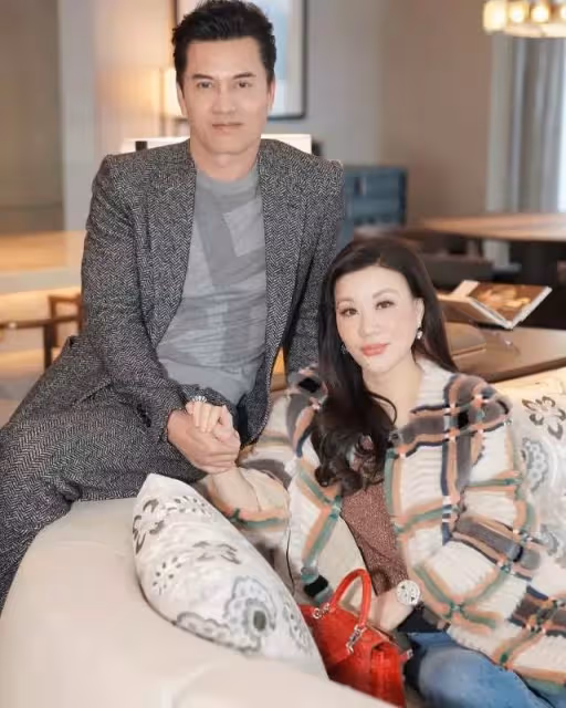 65歲的呂良偉豪宅曝光!「星級飯局」超豪中式格局,就連椅子都價值不菲,網友:普通人無法企及