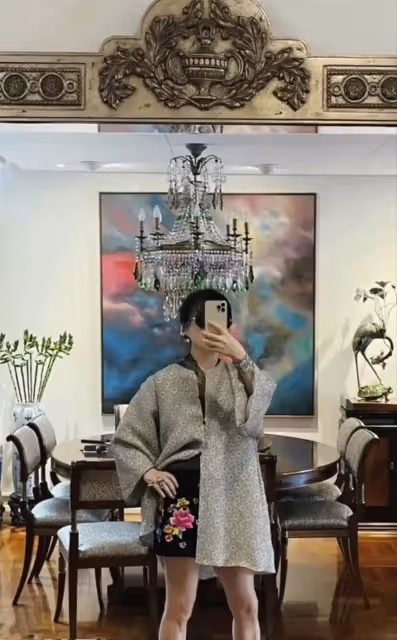 65歲的呂良偉豪宅曝光!「星級飯局」超豪中式格局,就連椅子都價值不菲,網友:普通人無法企及