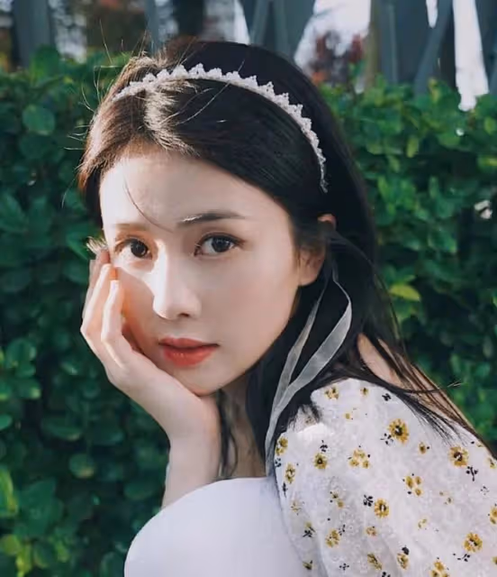 白鹿:拍戲敬業耐苦,帶閨蜜暴富,今向上海捐物資,網友:人美心善