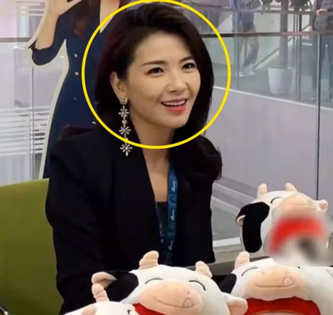 劉濤近照曝光,無美顏下的臉讓人看呆,網友:終於相信她42歲了