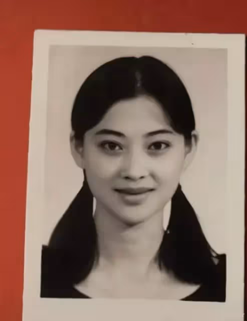 6位明星藝考證件照大曝光,無美顏無濾鏡下,章子怡清純十足,梅婷大眼靈動,秦海璐變化最大,網友直呼:個個都是真美人