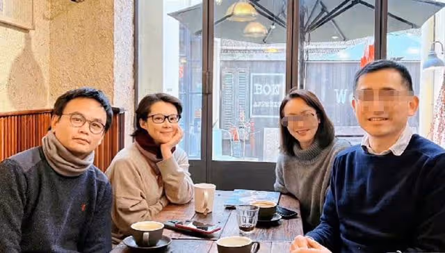 49歲袁立素顏現身醫院，臉上長白斑胖到快認不出，三婚老公疑同行