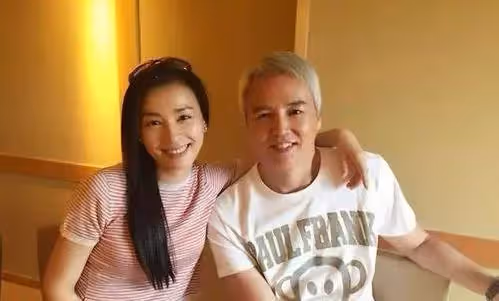張庭的奢華生活被曝光，洗澡水要放兩小時，五個保姆，天天吃燕窩，網友：完全就是貴族生活~