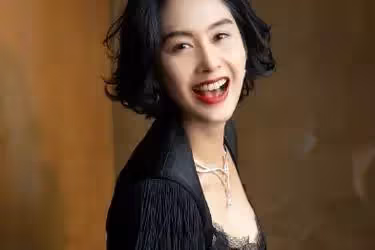 朱茵時隔四年再拍恐怖題材,飾演驚悚電影《皮囊》女主,人妖換皮的驚恐設定狠狠期待了