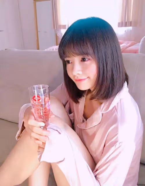 白皙萌妹變歐美辣妹,正妹分享兩年前後對比照大爆紅!網友:絕了