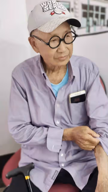 換我報恩了！87歲脫線「誤信偏方當水灌」住院45天傳病危　楊繡惠「夜夜守床陪伴」哀求媽祖：沒他就沒有我