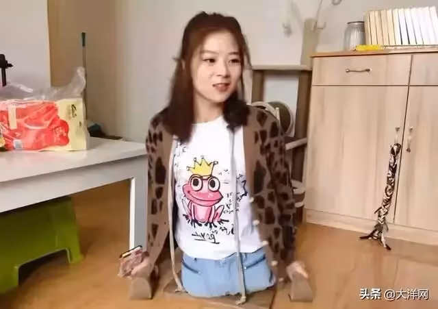 3歲被父母拋棄... 「無腿正妹」靠雙手闖出一片天！甜美笑容暖爆全網：妳努力的樣子真美